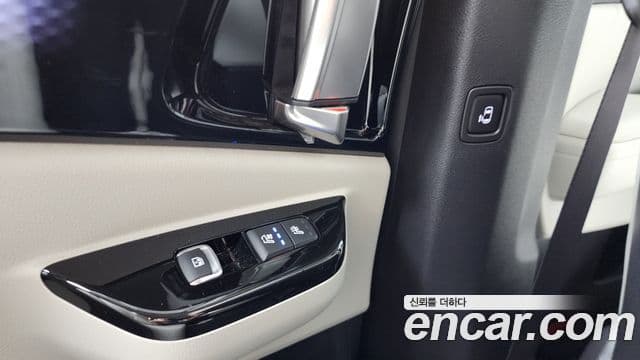 Kia Carnival 2022 — Фото 19/20