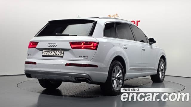 Audi Q7 2019 — Şəkil 2/20