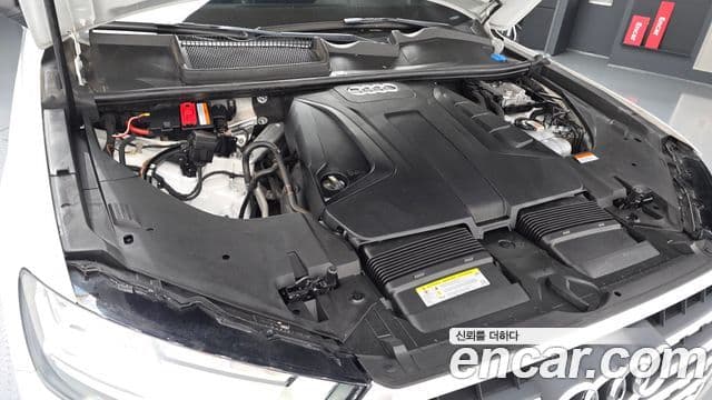 Audi Q7 2019 — Şəkil 6/20