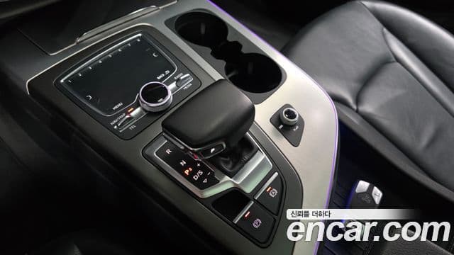 Audi Q7 2019 — Şəkil 9/20