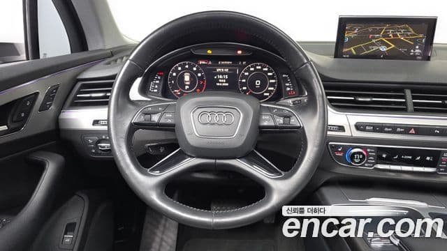 Audi Q7 2019 — Şəkil 13/20