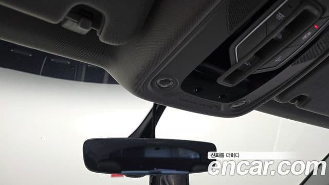 Audi Q7 2019 — Şəkil 18/20