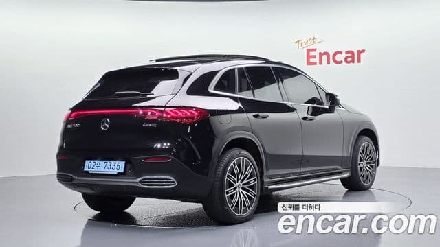 Mercedes-Benz EQE SUV 2023 — ფოტო 32/34