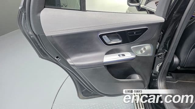 Mercedes-Benz EQE SUV 2023 — ფოტო 20/34