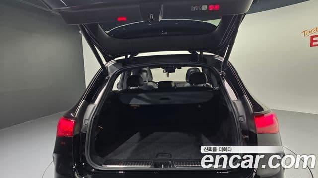 Mercedes-Benz EQE SUV 2023 — ფოტო 16/34