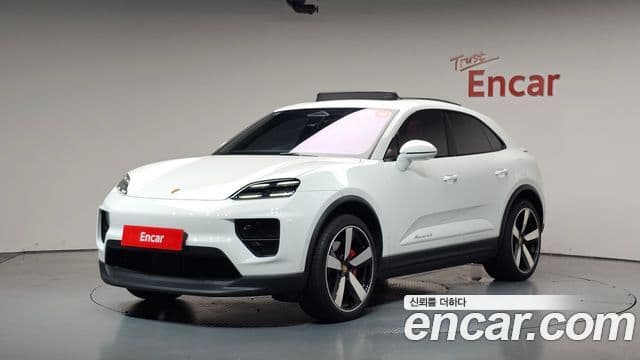 Porsche Macan EV 2025 — Photo 9/20