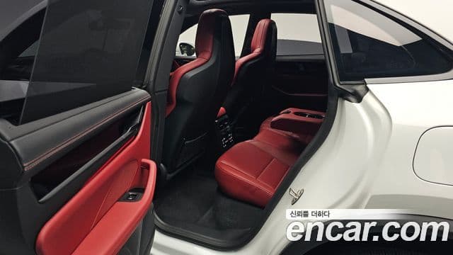 Porsche Macan EV 2025 — Photo 19/20