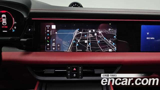 Porsche Macan EV 2025 — Photo 6/20