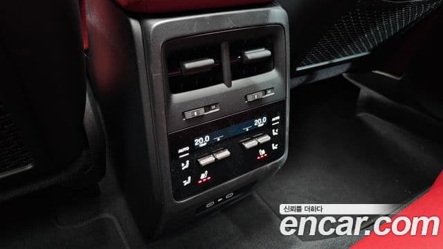 Porsche Macan EV 2025 — Photo 3/20