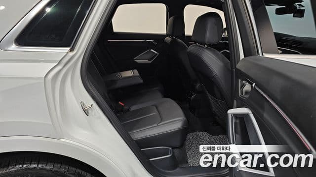 Audi Q3 2022 — Фото 11/20