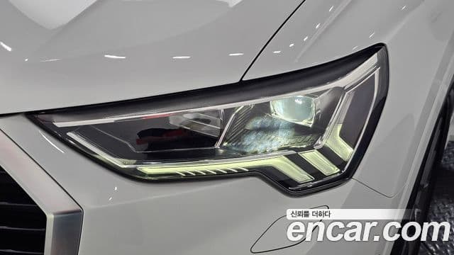 Audi Q3 2022 — Şəkil 19/32