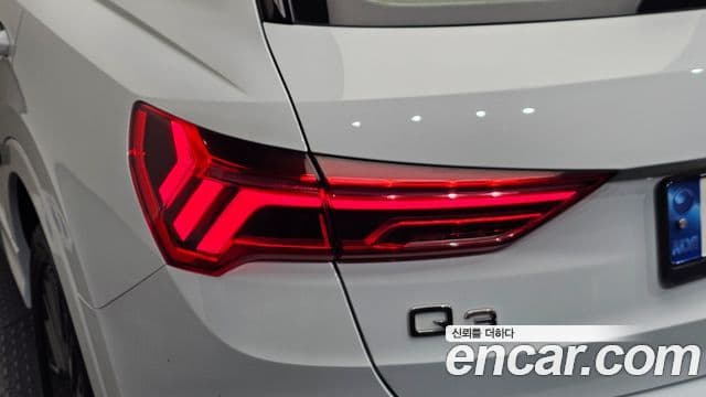 Audi Q3 2022 — Şəkil 30/32