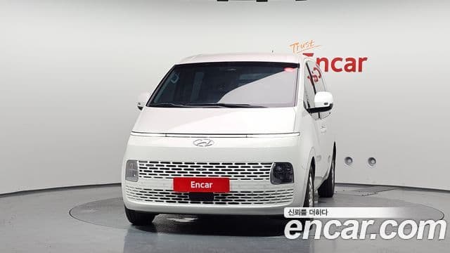 Hyundai Staria 2021 — ფოტო 2/20