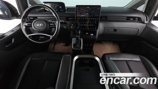 Hyundai Staria 2021 — ფოტო 6/20