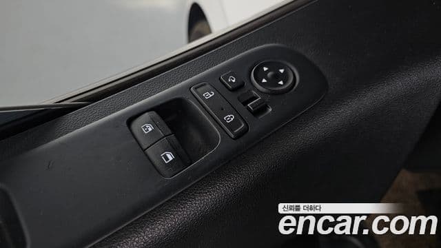 Hyundai Staria 2021 — ფოტო 17/20