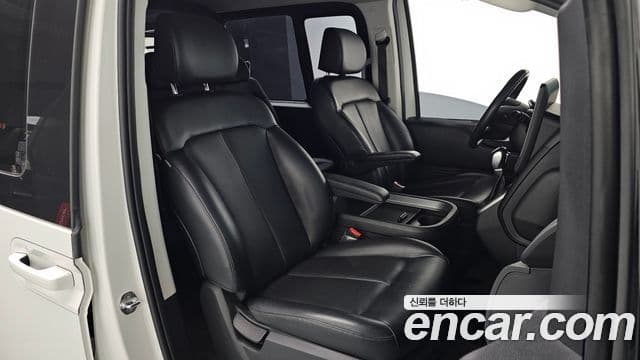 Hyundai Staria 2021 — Photo 22/33