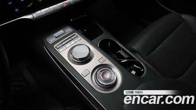 Genesis GV70 2021 — ფოტო 9/20