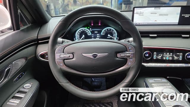 Genesis GV70 2021 — ფოტო 13/20