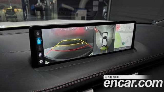 Genesis GV70 2021 — ფოტო 15/20