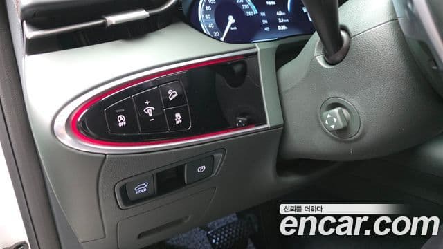 Genesis GV70 2021 — ფოტო 17/20
