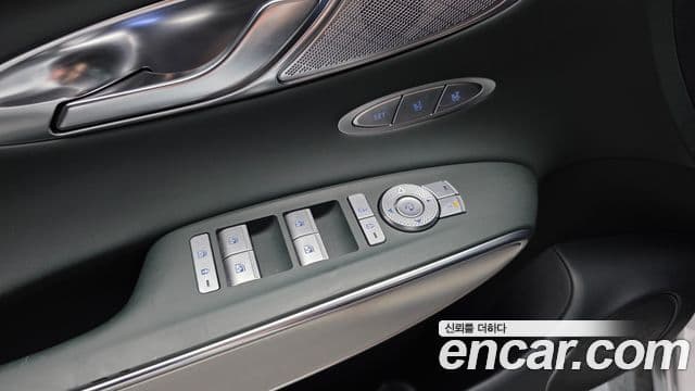 Genesis GV70 2021 — ფოტო 19/20