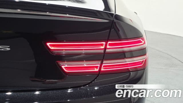 Genesis G80 2021 — Photo 15/32