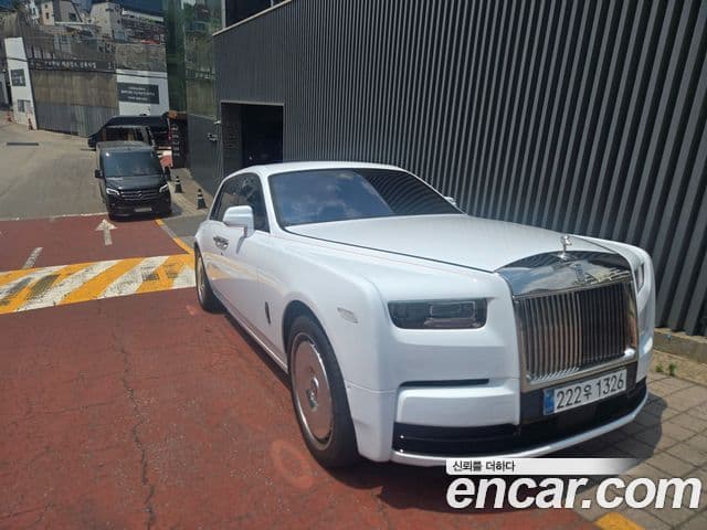Rolls-Royce Phantom 2021 — Şəkil 1/11