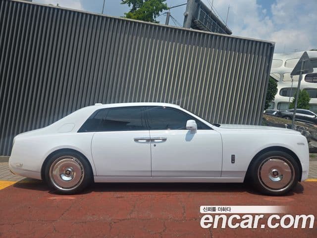 Rolls-Royce Phantom 2021 — Şəkil 2/11