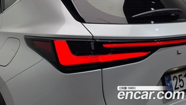 Lexus NX350h 2024 — Photo 5/32