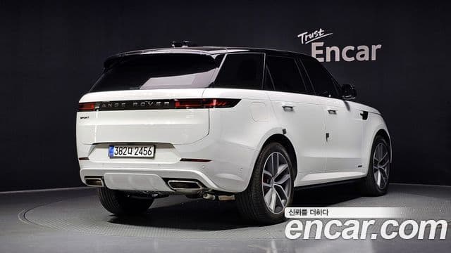 Land Rover Range Rover Sport 2025 — Фото 2/20