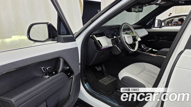Land Rover Range Rover Sport 2025 — Фото 10/20
