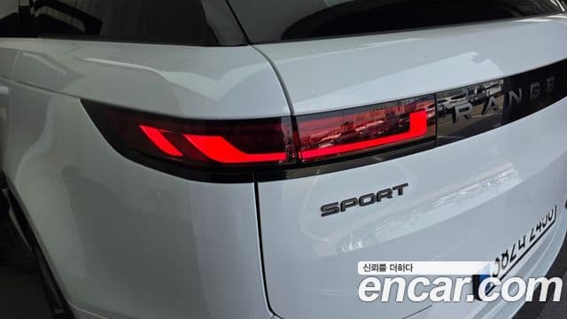 Land Rover Range Rover Sport 2025 — Photo 19/36
