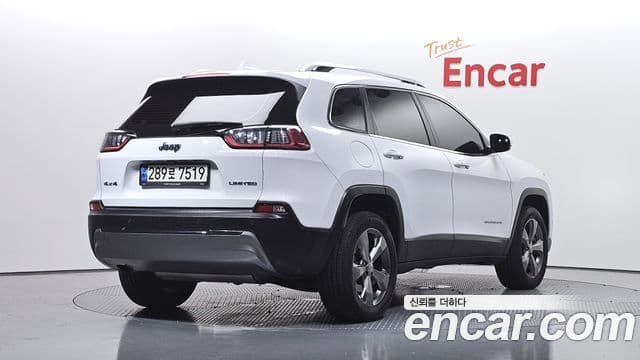 Jeep Cherokee 2021 — фото 1 из 20