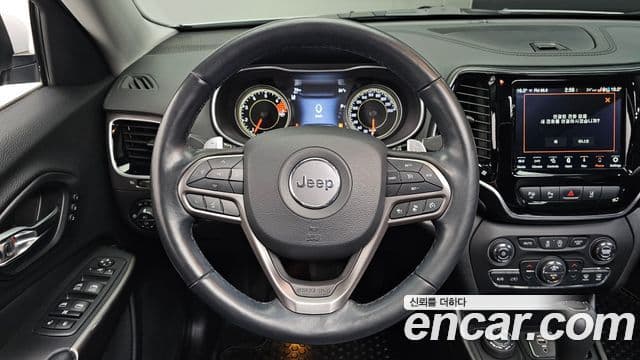 Jeep Cherokee 2021 — фото 13 из 20