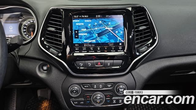 Jeep Cherokee 2021 — фото 14 из 20