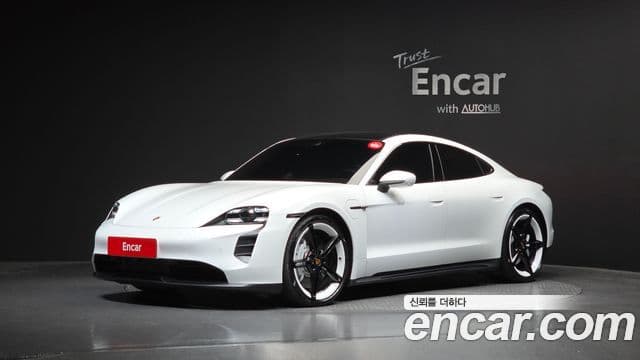 Porsche Taycan 2023 — Şəkil 9/32