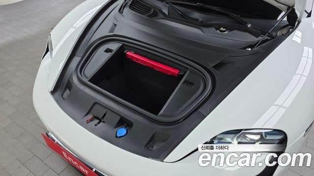Porsche Taycan 2023 — Şəkil 13/32