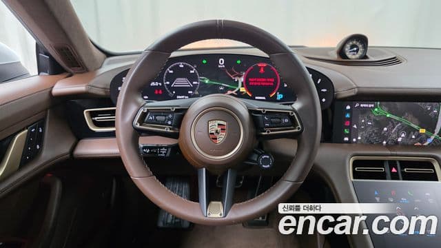 Porsche Taycan 2023 — Şəkil 30/32