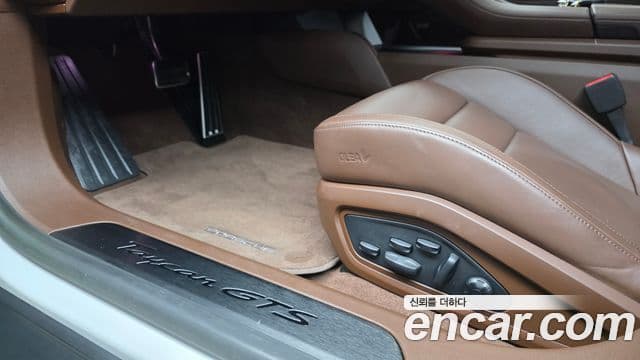 Porsche Taycan 2023 — Şəkil 32/32