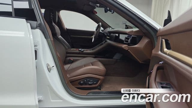 Porsche Taycan 2023 — Şəkil 25/32