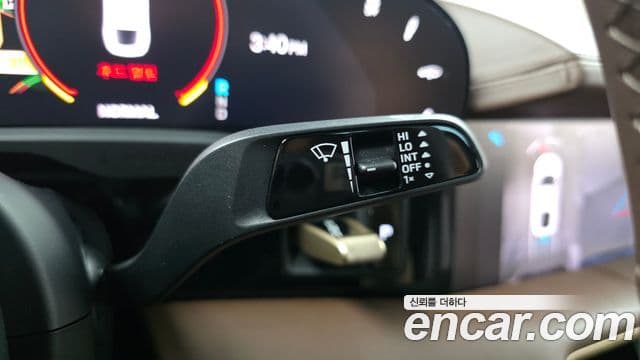 Porsche Taycan 2023 — Şəkil 15/32