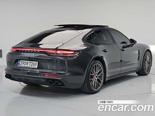 Porsche Panamera 2023 — Photo 15/17