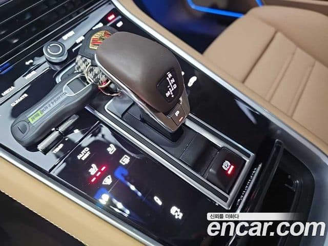 Porsche Panamera 2023 — Photo 4/17