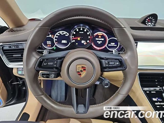 Porsche Panamera 2023 — Photo 14/17