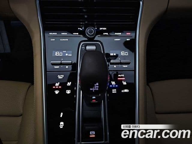 Porsche Panamera 2023 — Photo 11/17