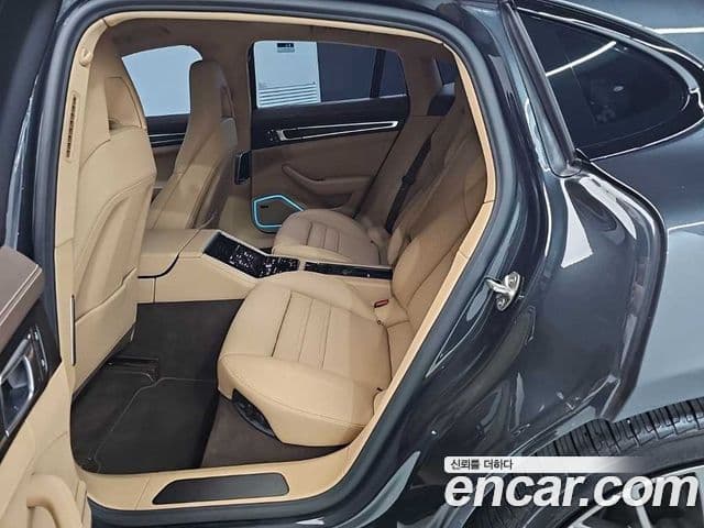 Porsche Panamera 2023 — Photo 8/17