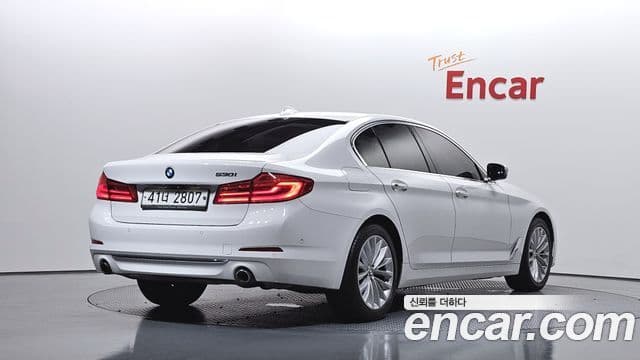 BMW 5 Series 2018 — Şəkil 1/20