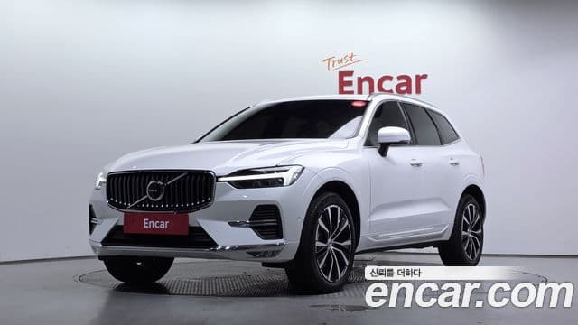 Volvo XC60 2023 — Фото 1/20