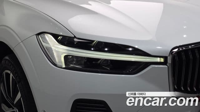 Volvo XC60 2023 — Photo 15/32