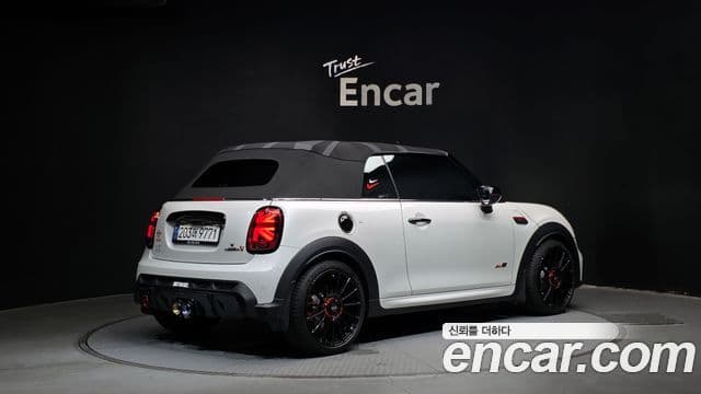 Mini Cooper S Convertible 2024 — Фото 2/20